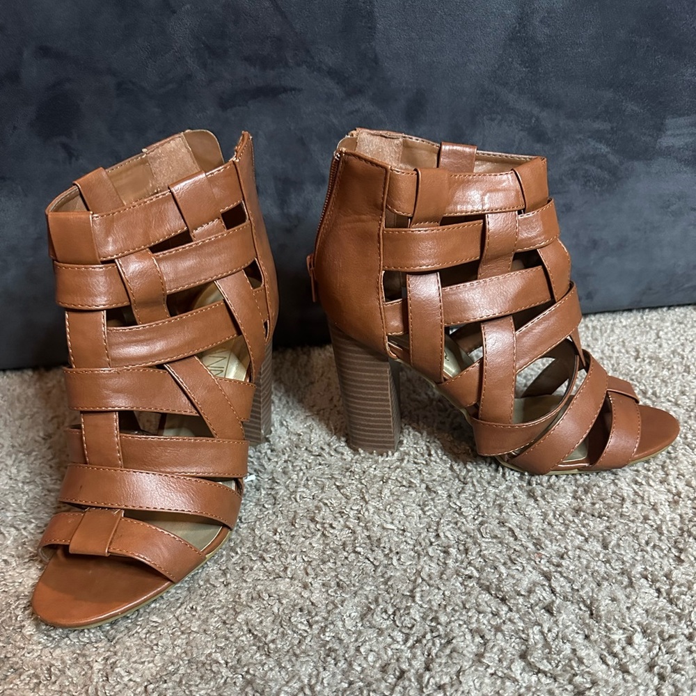 Cute Brown Wedge platform heels